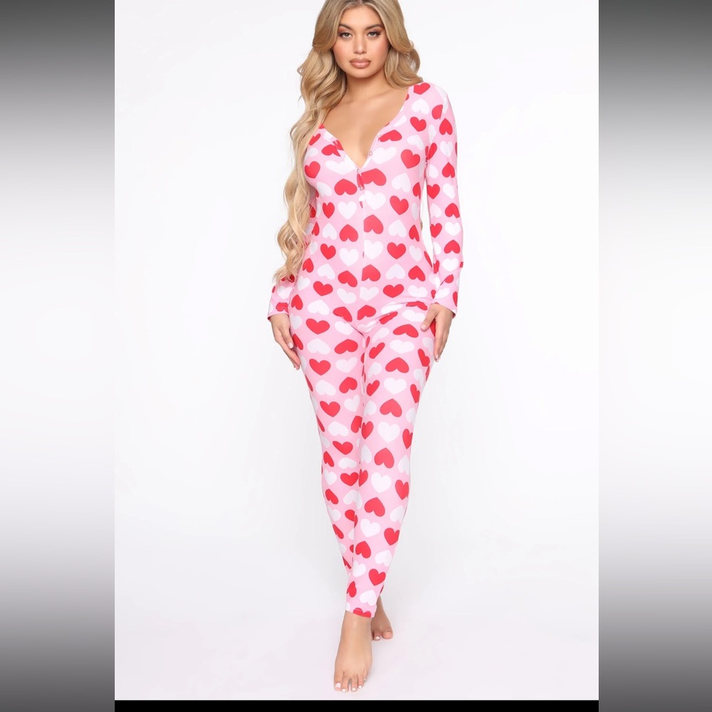 NWOT Fashion Nova One Piece heart Pajamas XL